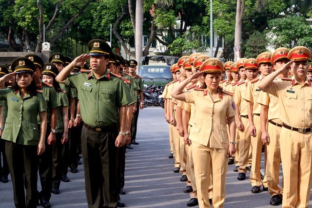 You Can Easily Recognize Vietnam Police By Their Uniform - Source: VNExpress