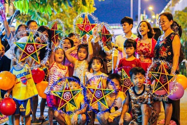 children and mid autumn festival