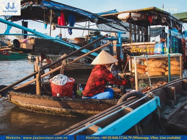 eat on the boat
