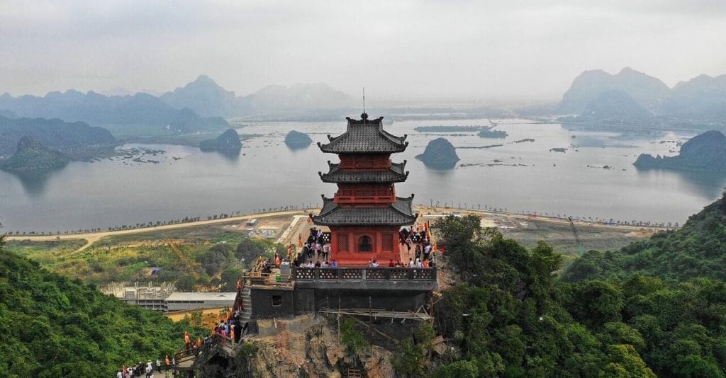 huong pagoda