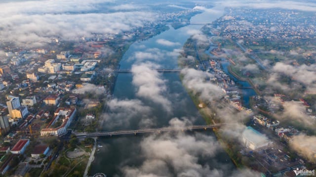 A part of the Perfume River passing through the city of Hue.