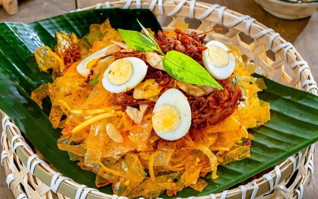 Rice Paper Salad Is A Tasty Street Food