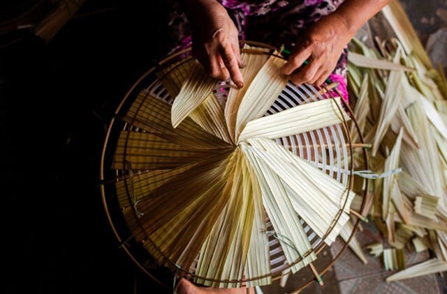 making the non la viet nam