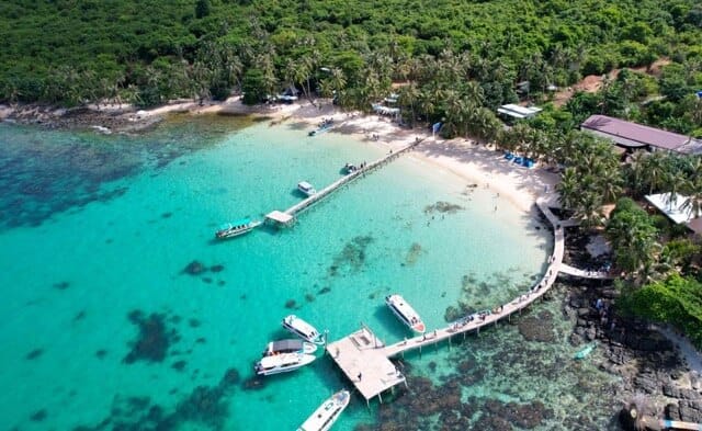 Phu Quoc Beach is very beautiful during the dry season