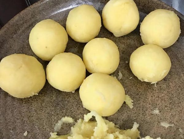 Mung Paste - The Spirit Of Banh Cam