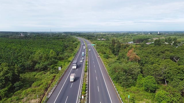 Overview of the Ho Chi Minh City - Long Thanh - Dau Giay Expressway