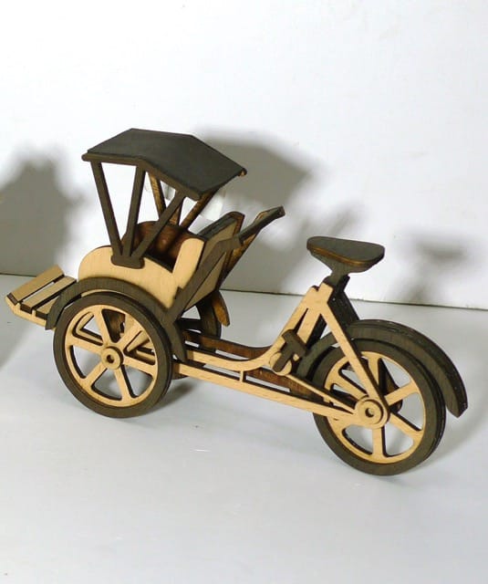 Cyclo Model Are Popular Souvenirs When Visiting Vietnam