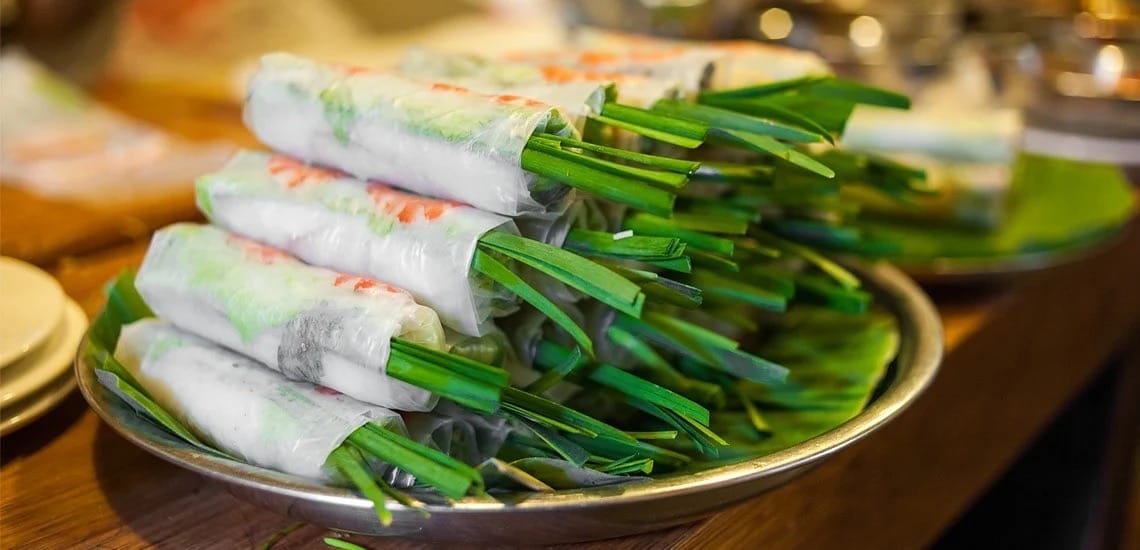 Eating Out Everyday Will Make the Cost of Living Vietnam very high