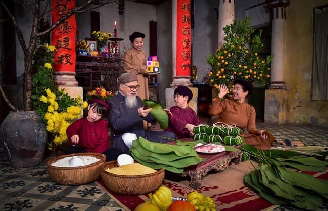 Making Sticky Rice with Family