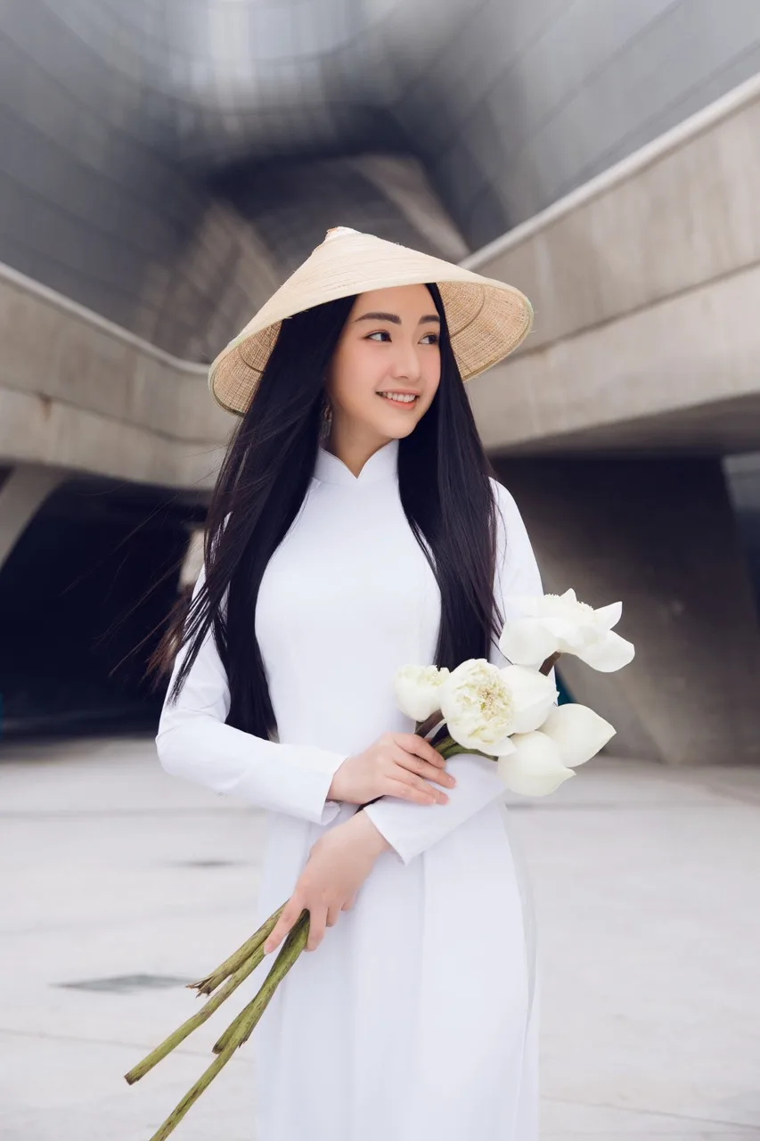 harajuku dress to impress White Bridal Áo Dài with Couture Lace main image 0