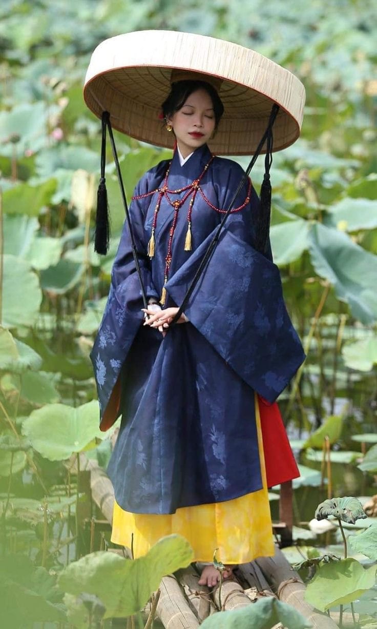 Non Quai Thao - Another Shape of Conical Hat