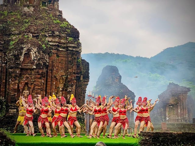 Apsara - A Traditional Champa Dance in My Son