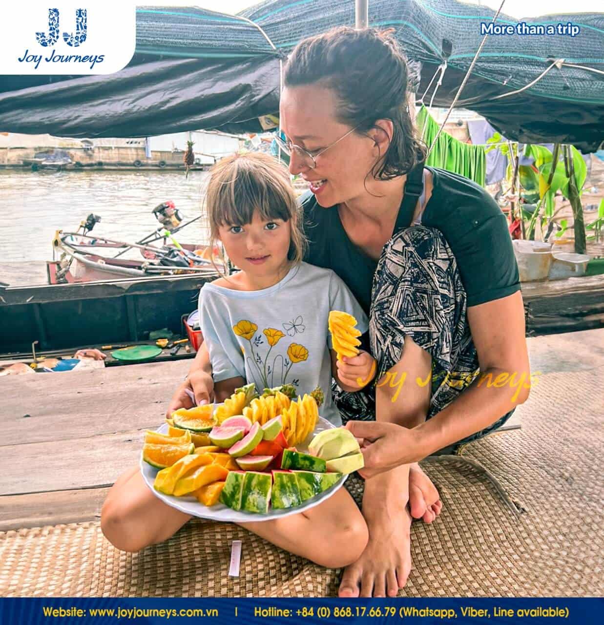 taste fruit floating market