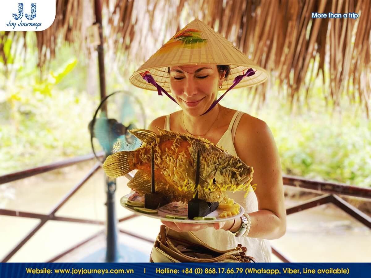 fish local lunch bentre