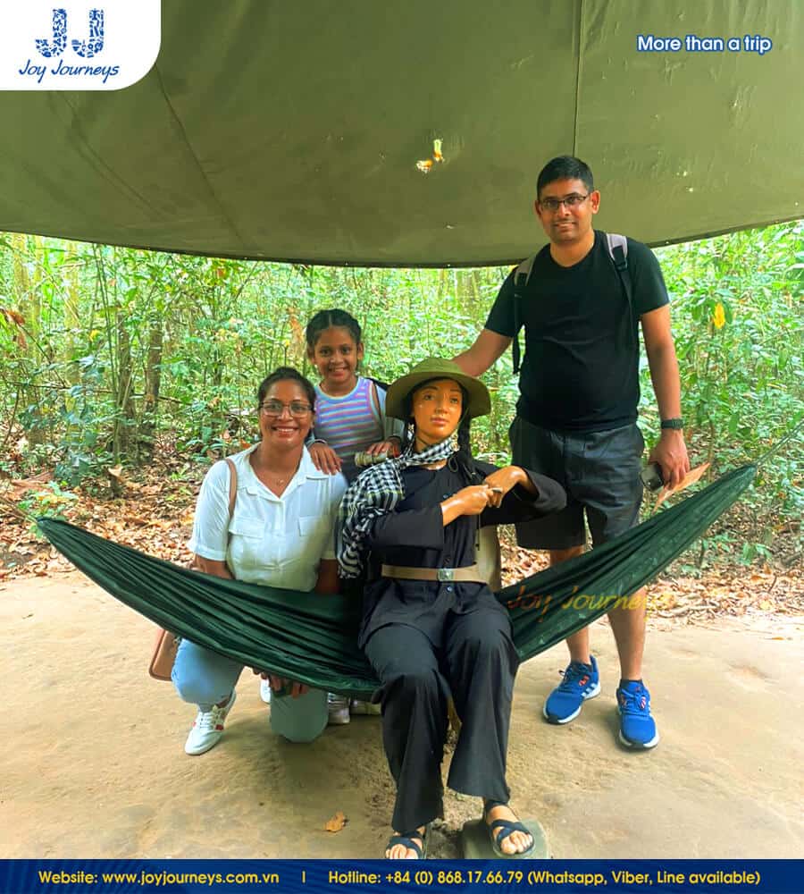 experience cu chi tunnels tour