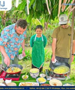 4-Day Package Tour: Cai Rang 'The Biggest' Floating Market Mekong Delta + Cu Chi Tunnels + Saigon Walking + Foodie By Night Motorbike Tour