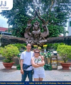 4-Day Package Tour: Cai Rang 'The Biggest' Floating Market Mekong Delta + Cu Chi Tunnels + Saigon Walking + Foodie By Night Motorbike Tour