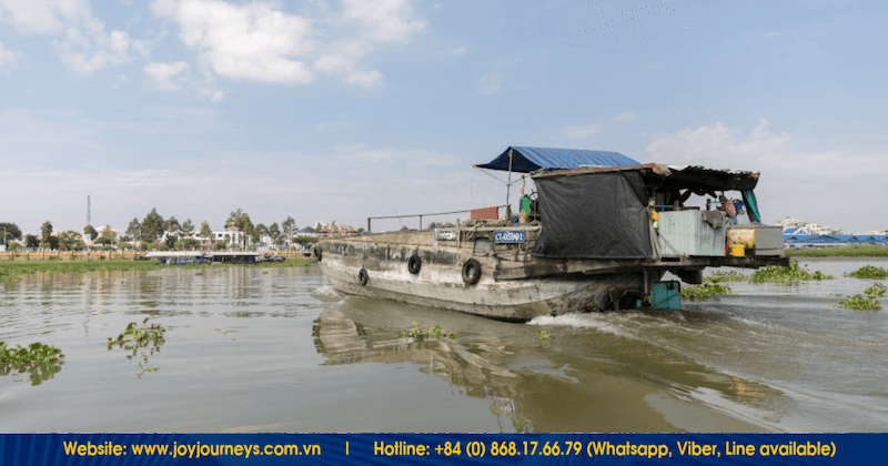Introduction to Floating Fish Farms Mekong