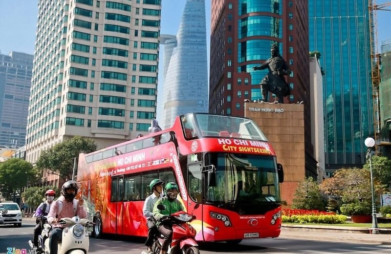 Routes and Key Stops: What You'll See