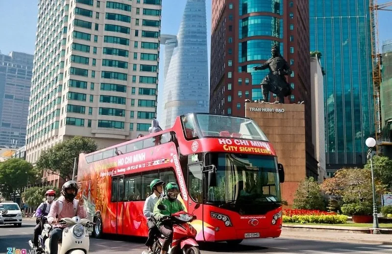 Routes and Key Stops: What You'll See