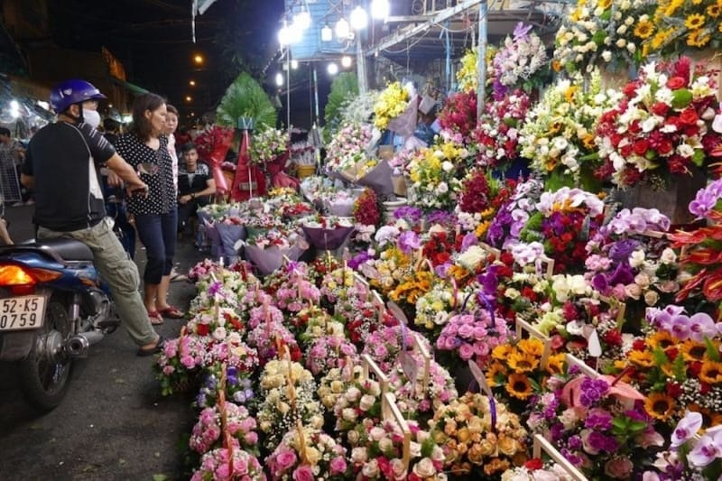 The Flowers: A Riot of Color and Fragrance