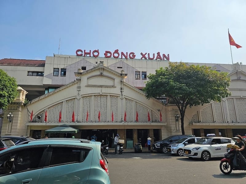 Dong Xuan Market